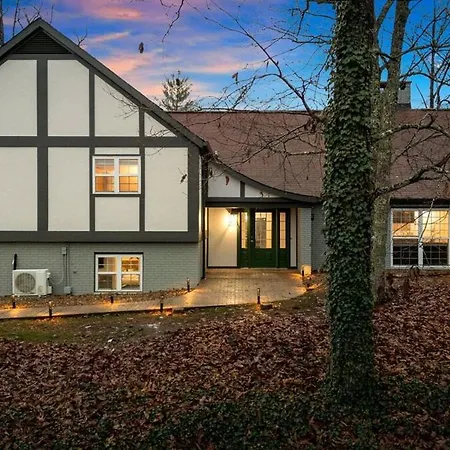 Honeybear Hideaways - Spacious 5Br Cabin With Hot Tub, Game Room & Theater